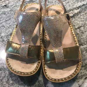 Algeria Sandals Gold